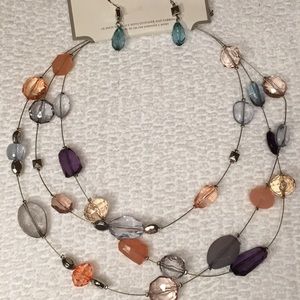 SOLD✨NWT Silver wire jewels necklace